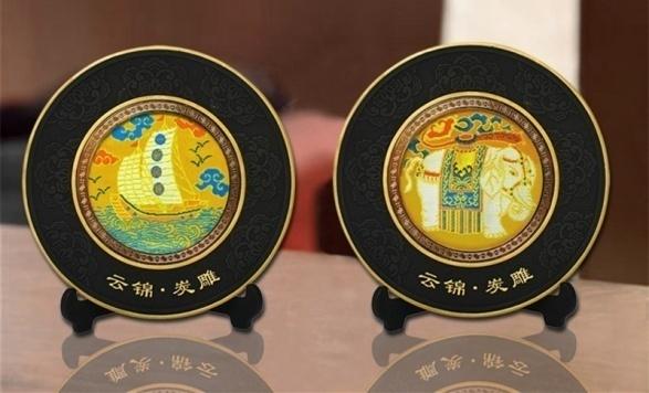 云锦炭雕盘
