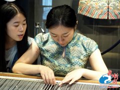 德基广场展出南京云锦《蒙娜丽莎》
